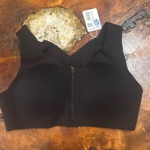 NWT Lululemon Enlite black front zip sports bra 38C